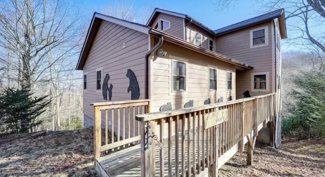 Коттедж 1 Mi to Beech Mtn Skiing: Family Cabin w/ Fire Pit
