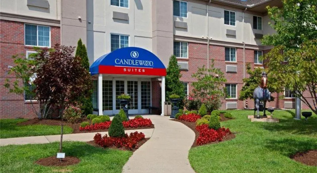 Кровать в общем номере Candlewood Suites Louisville Airport by IHG