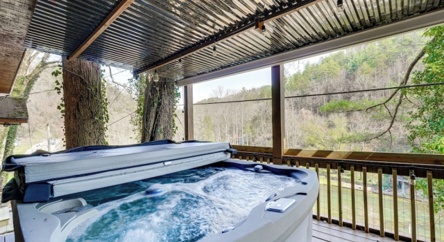 Коттедж Hot Tub, Trails, Views! Little River Retreat