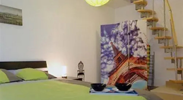 Vacation Rental Calmels, Забронировать Отель Париж Иль-де-Франс, рядом с Монмартр