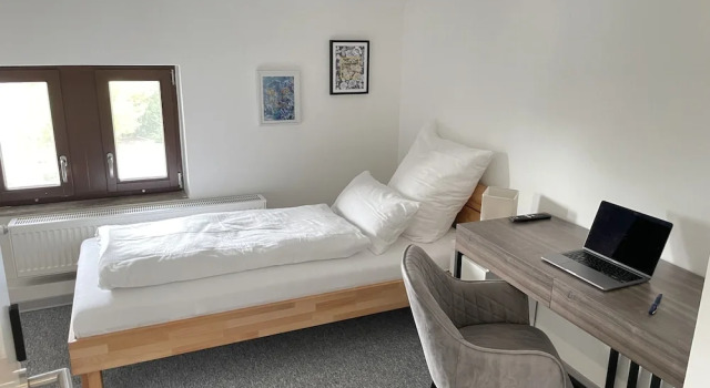 Hotel-am-Bahnhof Stuttgart-Ditzingen, Prenota Hotel Ditzingen Baden-Württemberg