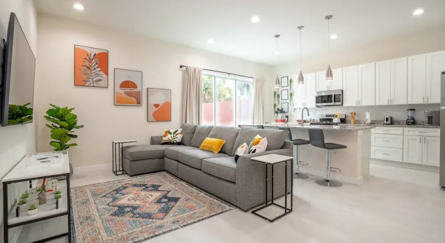 Upstay - Disney Themed House - Sleeps 16