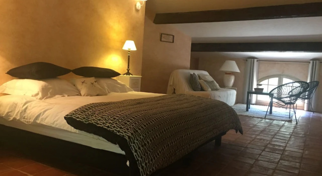 La Petite Sardine, Book Hotel Hoteller i Lirac med pool, Swimmingpool