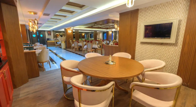 Отель Elysium Deluxe Suites