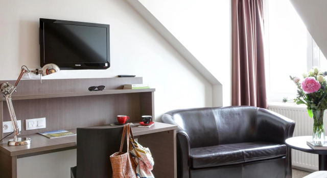 BEST WESTERN Le Benhuyc, Rezervasyon Otel Binic Côtes-d'Armor, Binic Beach yakınında