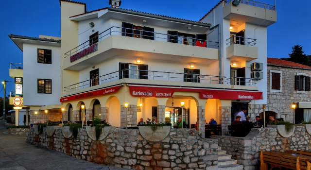 Room Ana - 5 m from beach: R11-24 Cove Pokrivenik, Island Hvar