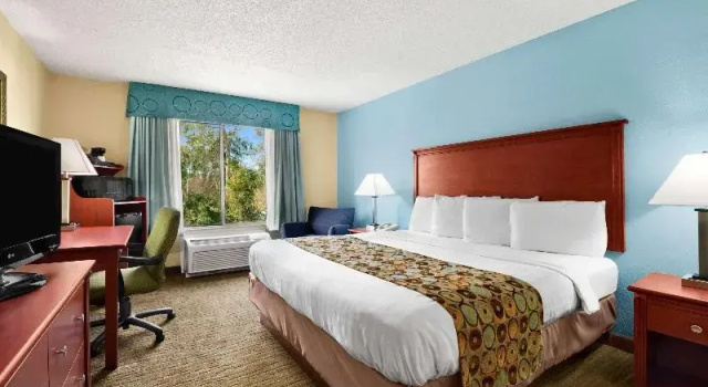 Четырёхместный номер Standard Baymont By Wyndham Gainesville I-75