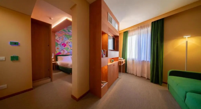 Полулюкс OMAMA Hotel