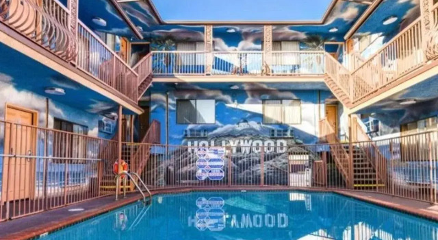 Hollywood Inn Express North, Забронировать Отель Отели Лос-Анджелеса с парковкой, рядом с Голливуд/Вестерн, Парковка