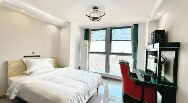 Апартаменты Hip-Travel Loft Esports & Audio Private Residence (Jiujiang Railway Station Wanda Plaza Store)