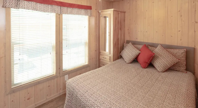 Sun Retreats Adirondack Gateway, Buchen Sie Ferienhaus Hotels in New York State mit Pool, Schwimmbad