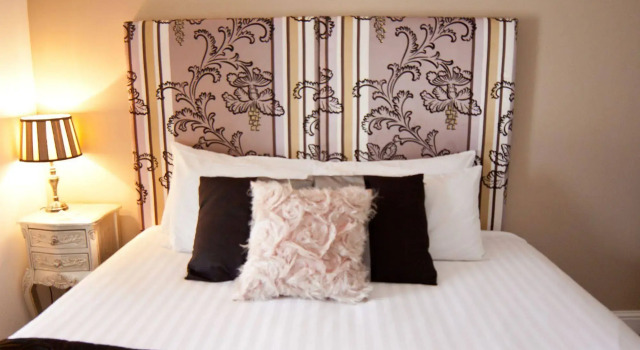 7 Boutique Hotel, Забронировать Отель «постель и завтрак» Голуэй графство Голуэй, рядом с Lynch’s Castle
