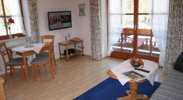Ferienwohnungen Auhaus, Varaa Hotelli Hotellit Baijeri pysäköinnillä, Pysäköinti