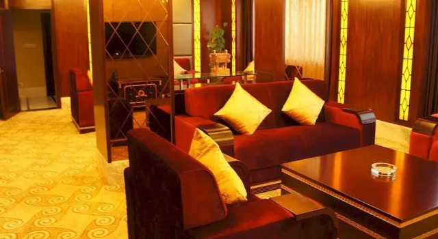 Jingyi Hotel, Boek Hotel Hotels in Guangdong met parkeren, Parkeren