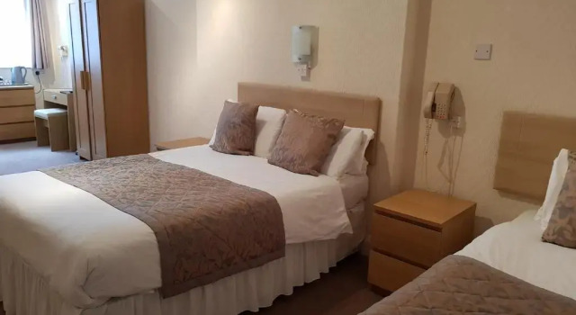 Семейный номер Standard Burley Court Hotel