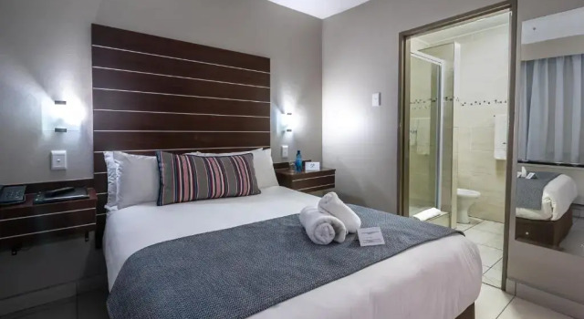 Номер Standard Hotel Savoy and Conference Centre