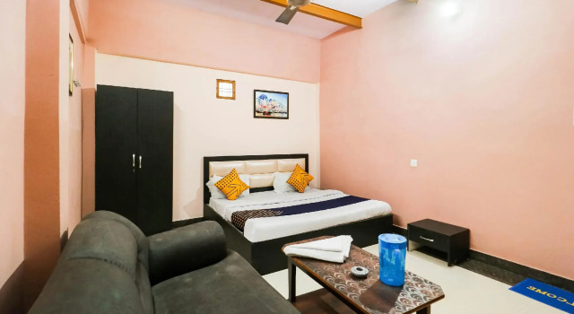 SPOT ON 77097 H R Paying Guest House