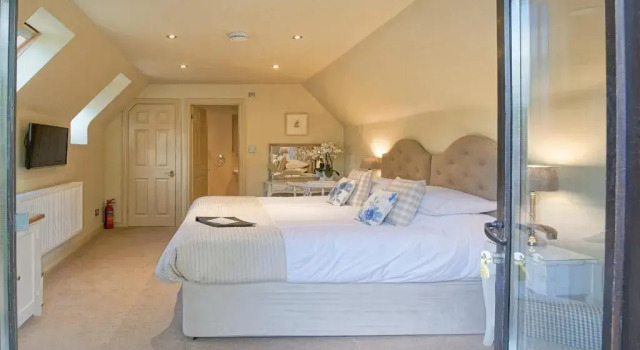 Номер Superior Great Ashley Farm Holiday Cottage & Shepherds Huts