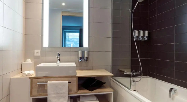 Двухместный номер Hampton by Hilton Paris Clichy