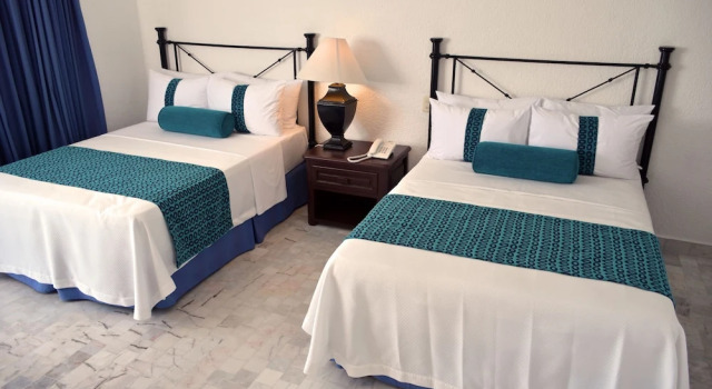 Четырёхместный номер Standard с частичным видом на море Ritz Acapulco Hotel All Inclusive