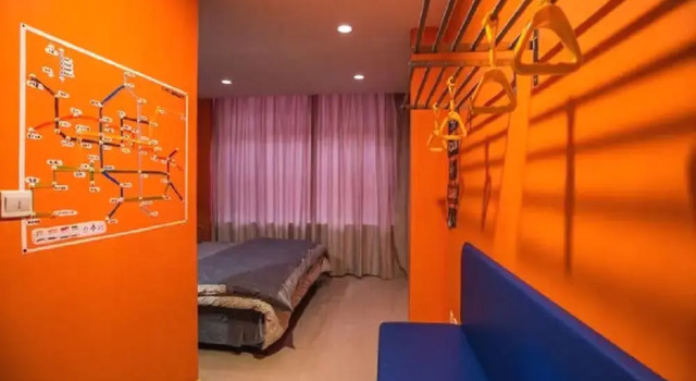 Crosme Theme Hotel