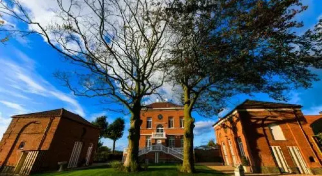 Le Petit Chateau Vaartdijk, Rezerwuj Hotel Hotele w Bruksela z parkingiem, Parking