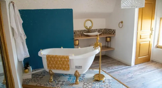 Люкс Deluxe Aux 3 Nuances Suites Privatives & Spa