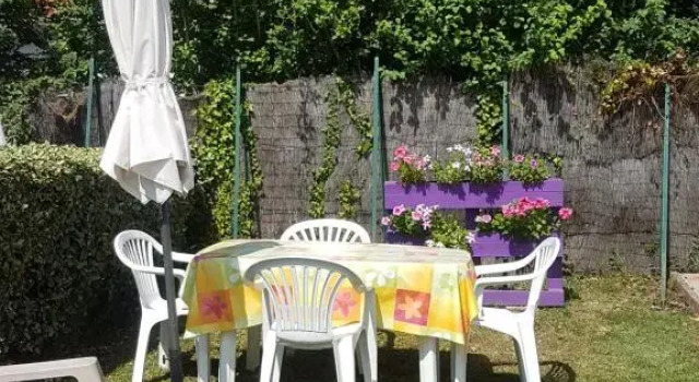 BELLE MAISON NEUVE A 400 M A PIED DE LA PLAGE ET DES COMMERCEs, Prenota Hotel Hotel a Aquitania con parcheggio, Parcheggio