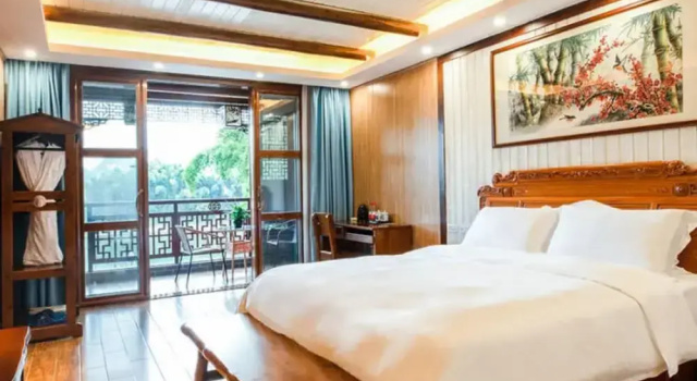 Двухместный номер Standard с балконом и с видом на реку Floral Hotel Yangshuo Wangyunge