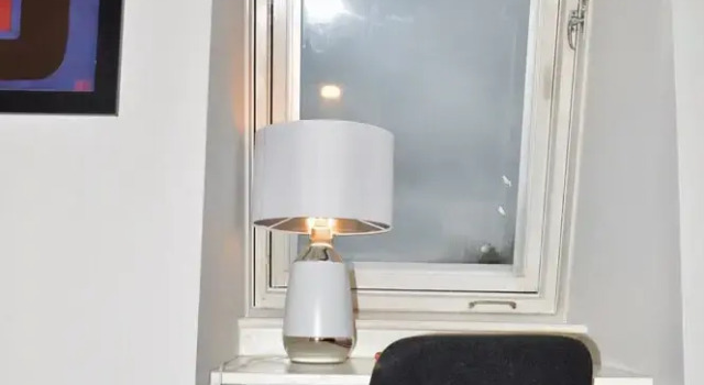 Spacious and Light 3 Bedroom Flat in Scenic Canonmills, Забронировать Отель Отели Эдинбурга 3 звезды, рядом с Памятник Вальтеру Скотту, 3*