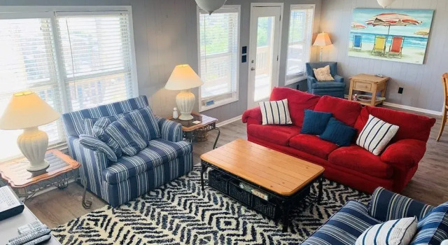 J Chalet - 4 Br Home