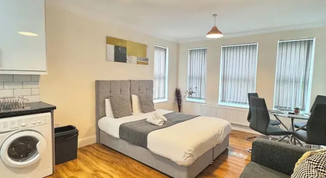 Номер Standard Stay Near Heathrow! Pristine, Convenient & Only 5 Mins to the Terminals