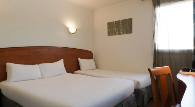 Трёхместный семейный номер Comfort The Originals City, Hôtel La Belle Étape, Brignoles