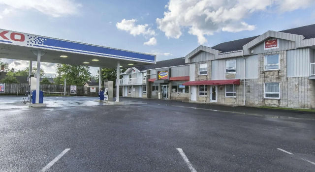 Econo Lodge, Rezervovat Hotel Cabano 