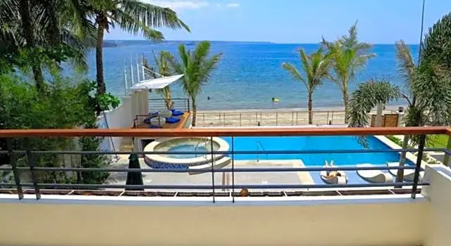 Семейный люкс iCove Beach Hotel