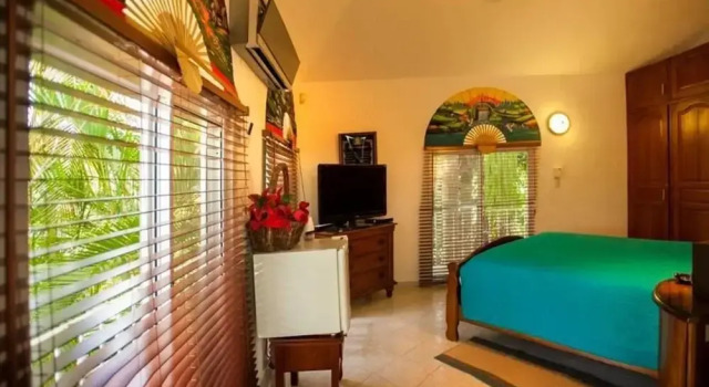 Вилла Sosua Vacation Villa In Town Walled and Private With Pool
