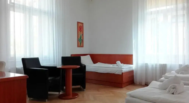 Семейный номер Standard Residence Dykova - former Pension Jana, Domov Mládeže