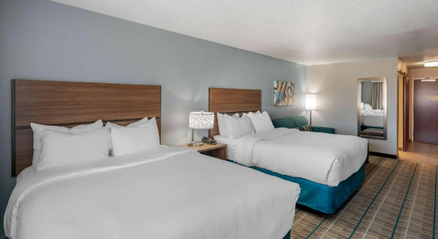 Четырёхместный номер Standard MainStay Suites Coeur dAlene