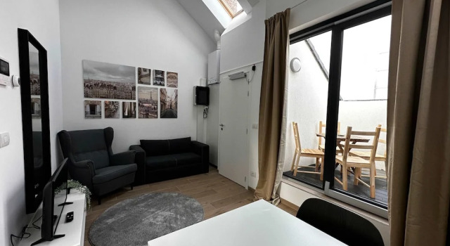 Luxury 1BR Near Fashion District by Oneluxstay