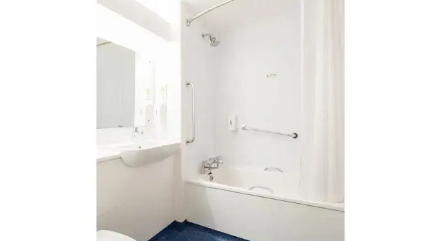 Номер Standard Travelodge Nottingham Trowell M1