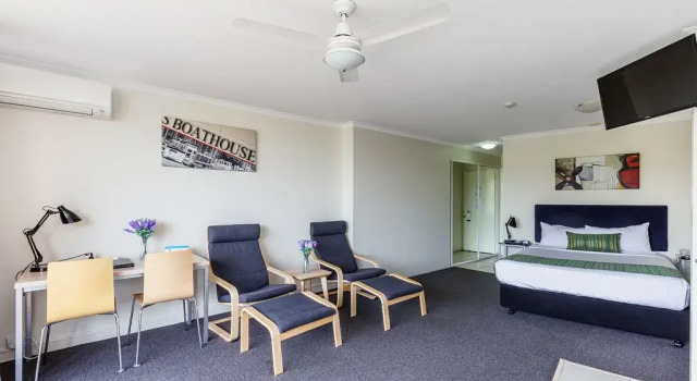 Студия The Wellington Apartment Hotel