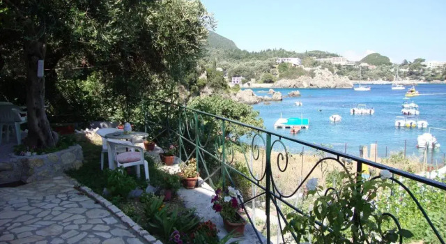 Студия с видом на море Molos Beach Apartments