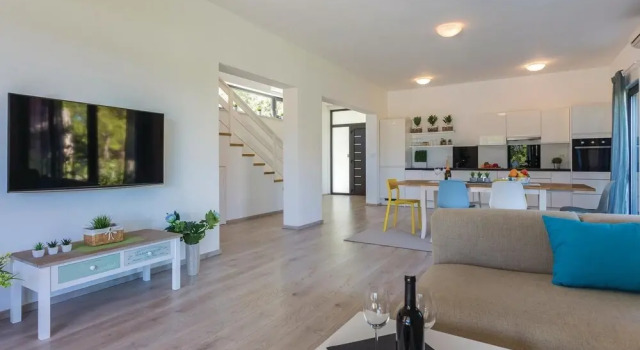 Beautiful Home in Premantura With Wifi and 4 Bedrooms, Reserva ahora Hotel Hoteles en Pula con aparcamiento, Aparcamiento
