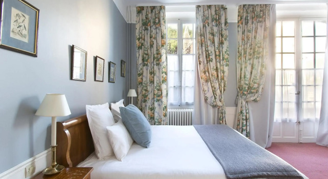 Château Hôtel, Restaurant & Spa De La Commanderie, Забронировать Курортный отель Курортные отели Овернь-Рона-Альпы, Курортный отель