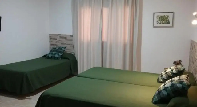 Трёхместный номер Standard Hostal Residencia Cardona