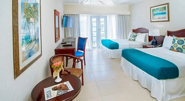 Номер Superior Bay Gardens Marina Haven