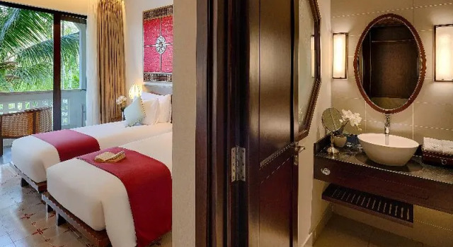Двухместный номер Deluxe с балконом и с видом на город RiverTown Hoi An Resort & Spa