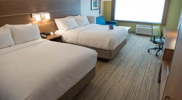 Четырёхместный люкс Holiday Inn Express & Suites - Dayton Southwest by IHG