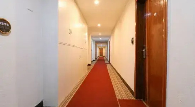 Li Rui Hotel (Cixi City Center Store)