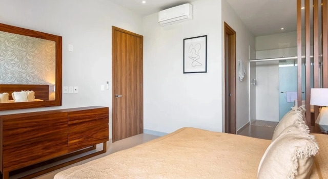 5th-floor apt Near the Ocean With Infinity Rooftop Pool, Balcony, Washer/dryer